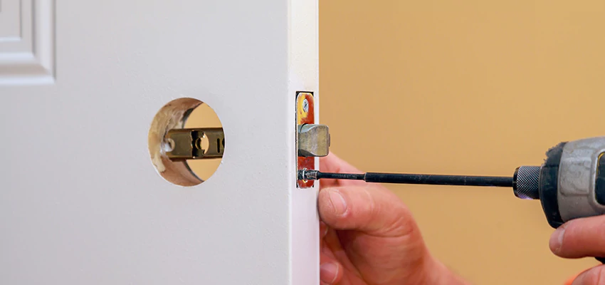 Stuck Door Knobs Repair in Wynnum, QLD