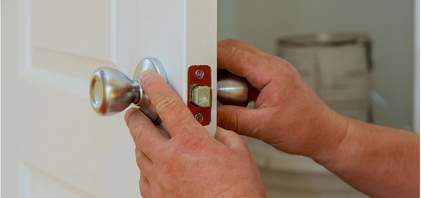 AAA Locksmiths For lock Replacement in Wynnum, QLD